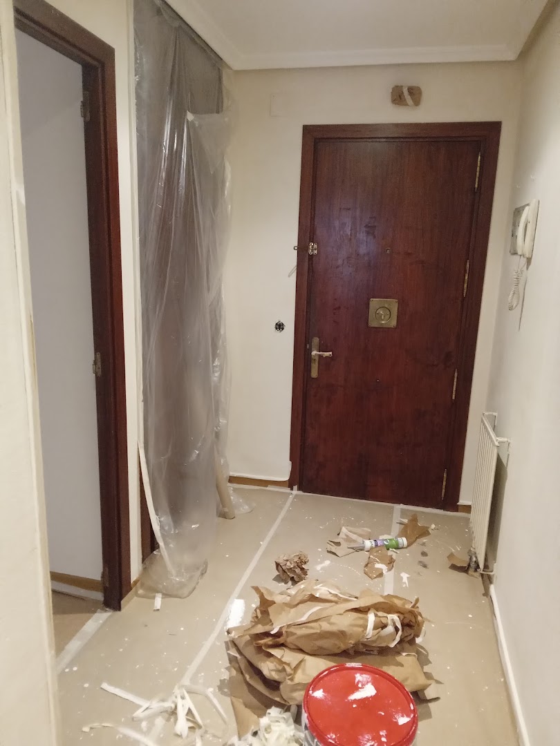 Pintor económico y manitas — Fotos 7