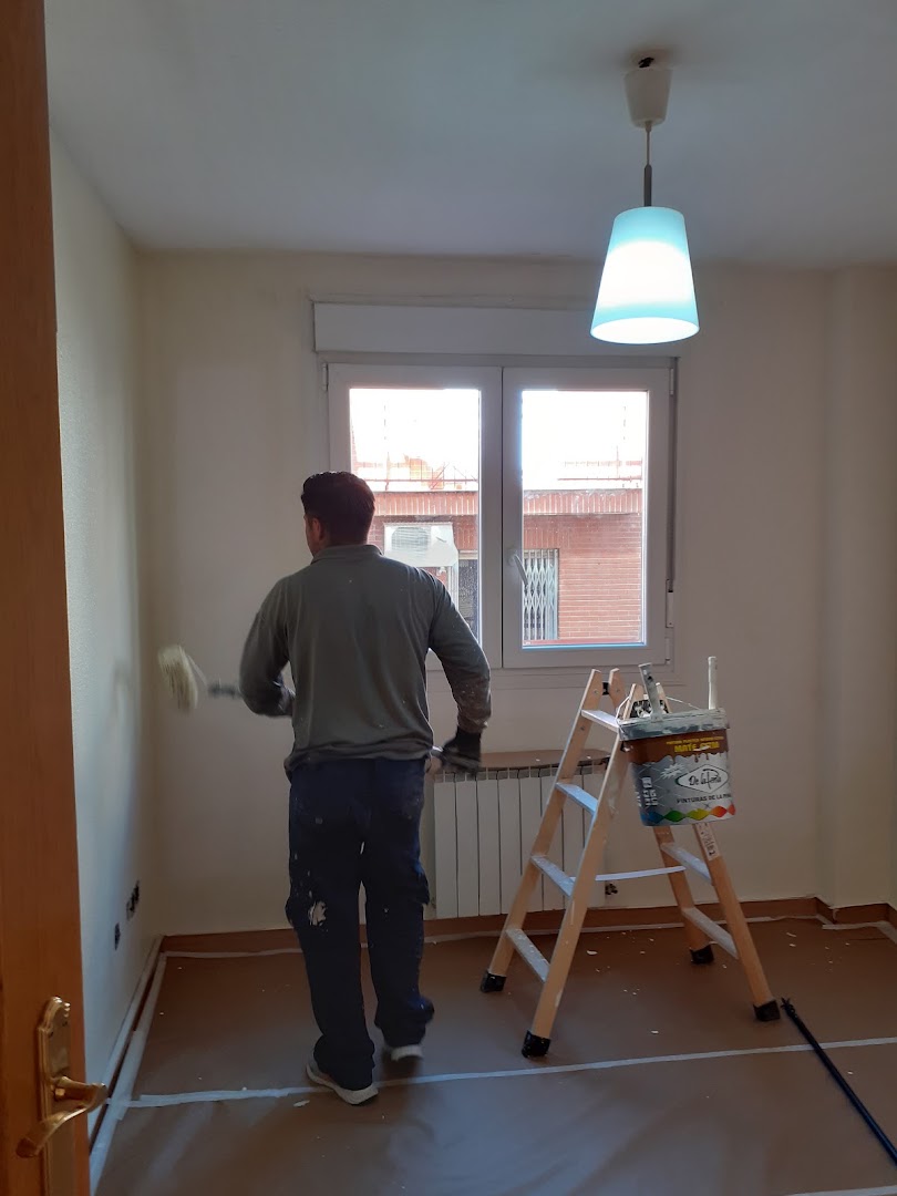 Pintor económico y manitas — Fotos 1