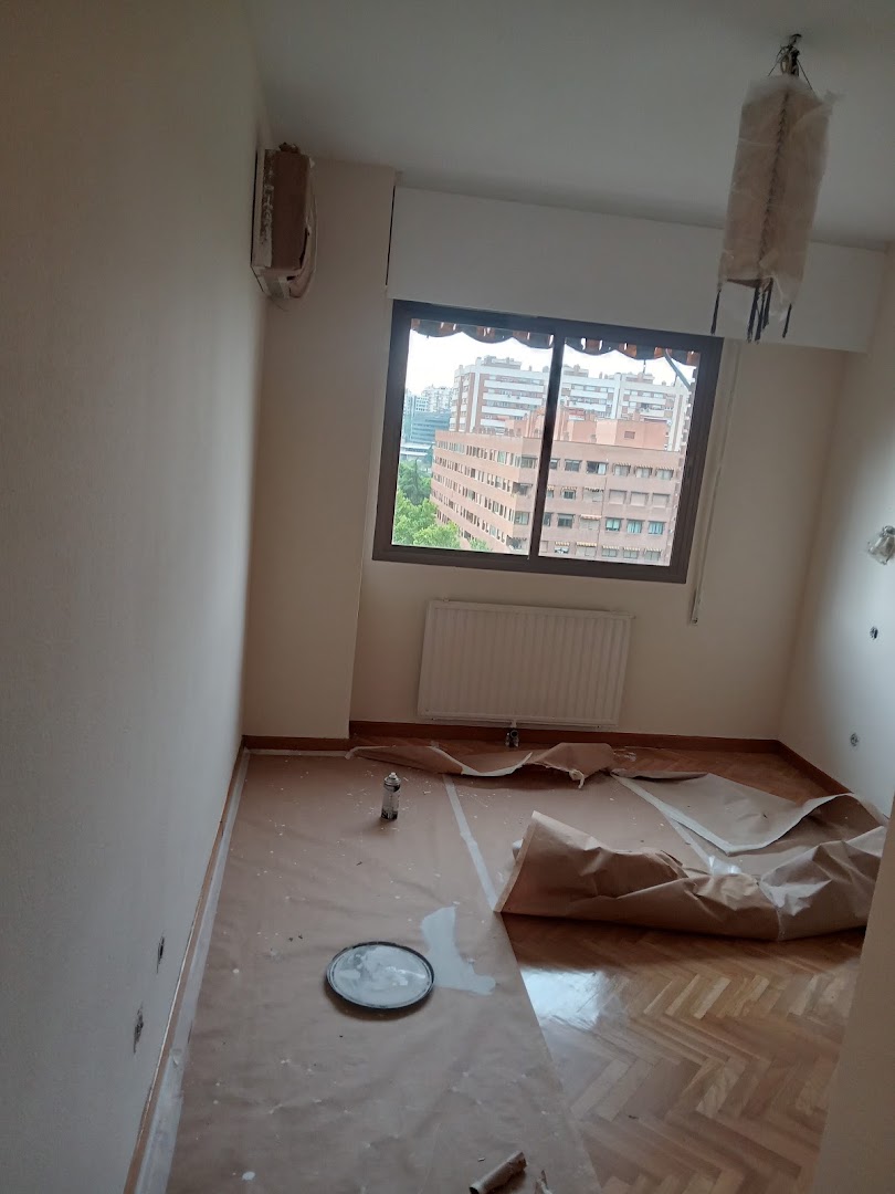 Pintor económico y manitas — Fotos 9